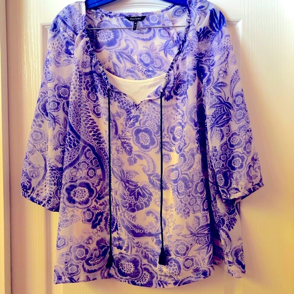 Daisy Fuentes 2 piece coastal blouse